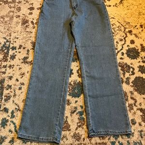 Lee relaxed straight leg jeans size 6 short
